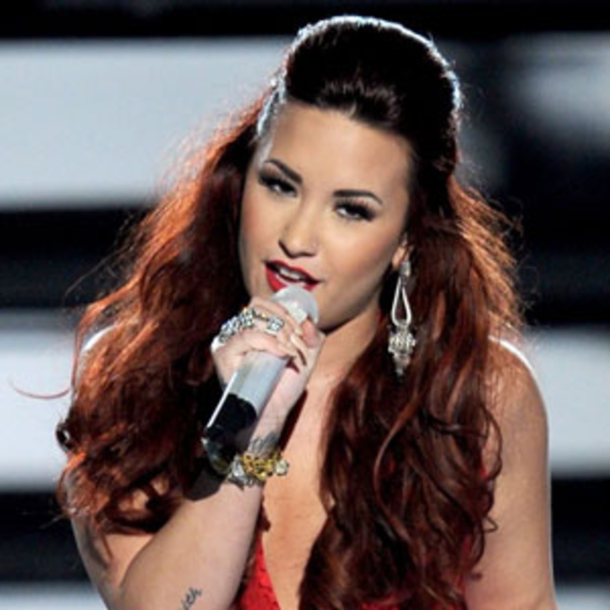 demi lovato cabelo vermelho give your heart a break