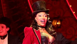 por que demi lovato nao tinha cabelo vermelho no clipe