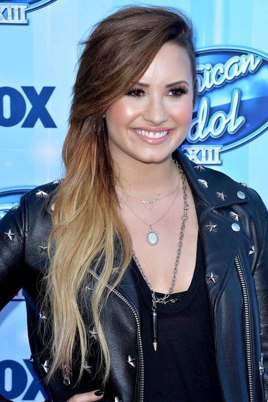 Demi Lovato: A Evolução dos Seus Cabelos Loiros ao Longo dos Anos