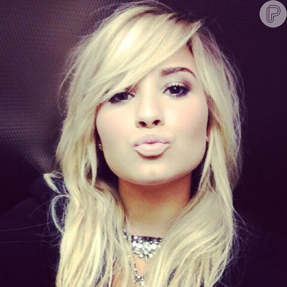 Como conseguir o Loiro Mel da Demi Lovato: Guia Completo de Coloração