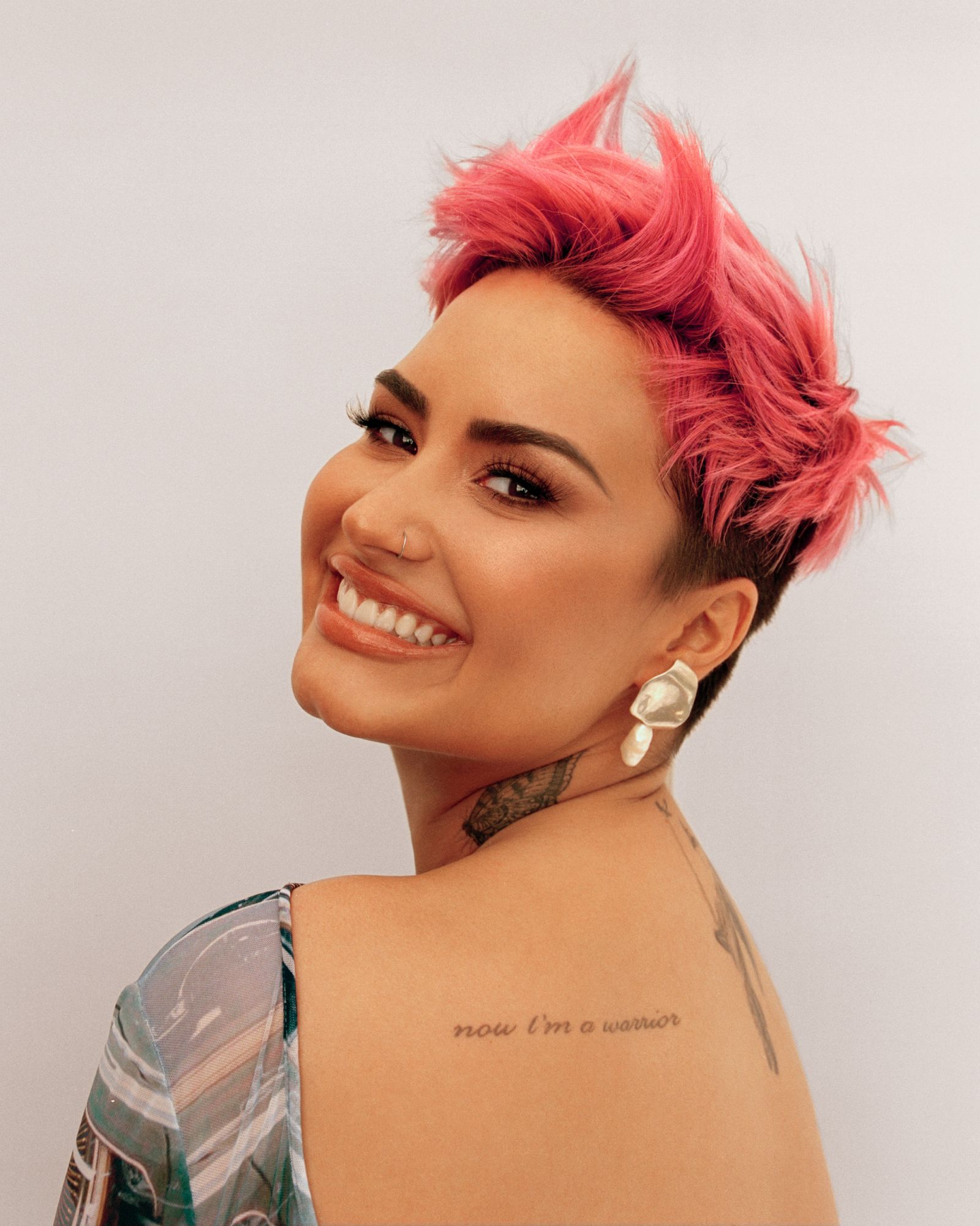 Demi Lovato e a Estética Tumblr: O Impacto do Cabelo Rosa nos Anos 2010