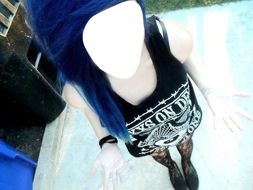 emo de cabelo azul