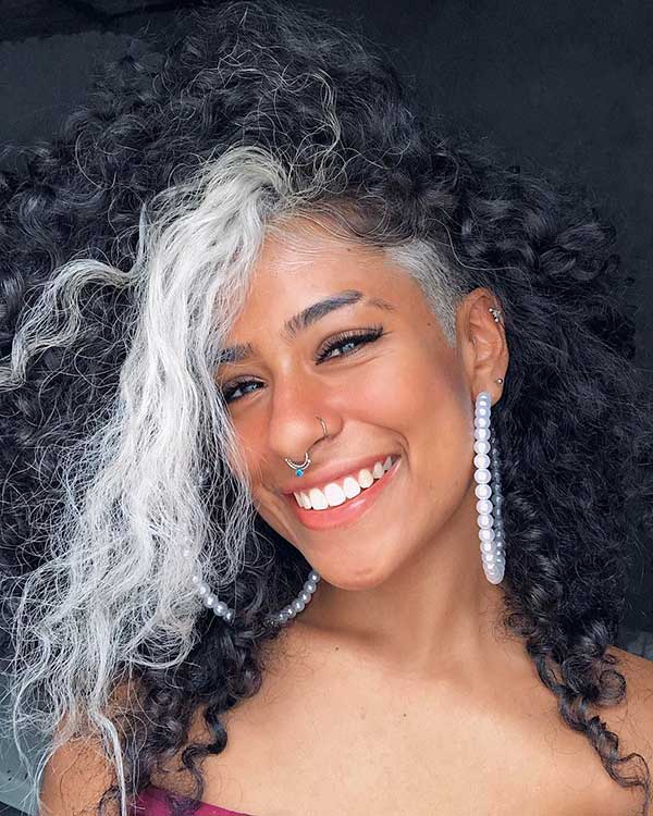 Penteados Fake para Cabelo Cacheado: 5 Ideias Incríveis para Arrasar