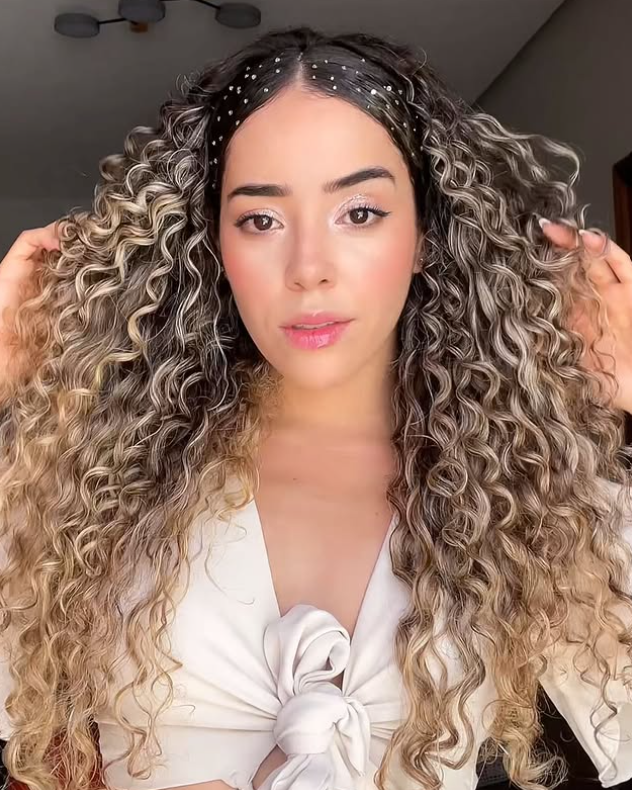 finalização cabelo cacheado