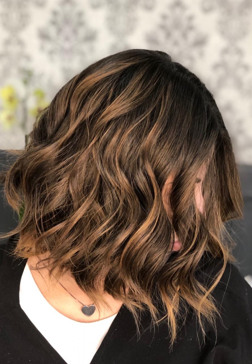 Balayage vs. Ombré vs. Luzes: Qual a melhor técnica para você?