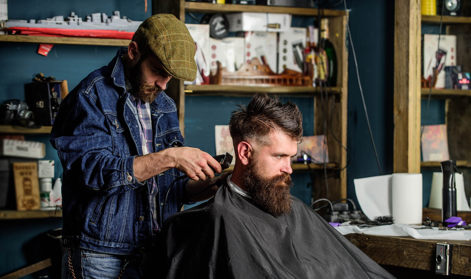 Barba Lenhador vs. Coque Samurai: Qual Estilo Combina Mais com Você?