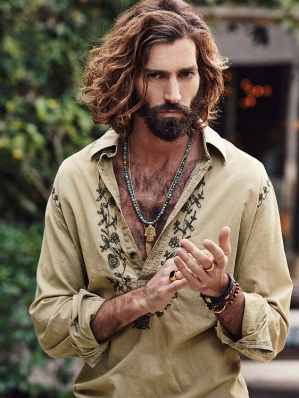 Barba Lenhador vs. Coque Samurai: Qual Estilo Combina Mais com Você?