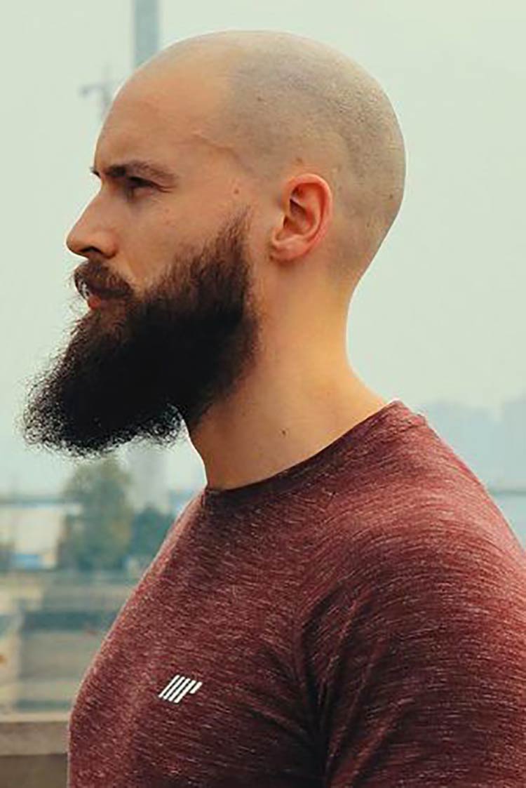 Corte Militar: Estilo e Funcionalidade para o Homem Moderno