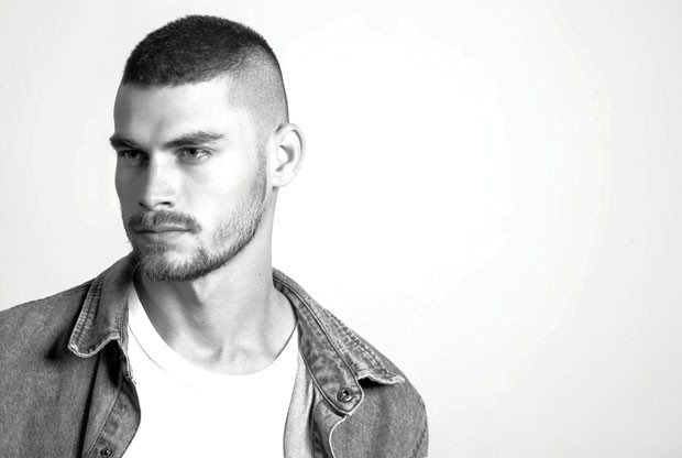 O Tempo de Crescimento do Cabelo Masculino: O Que Esperar e Como Acelerar