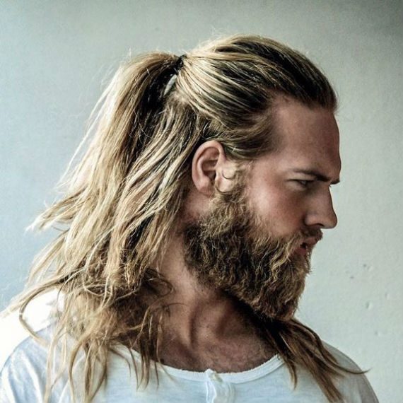 Cabelo Masculino Longo e Cacheado: Dicas de Cuidados e Penteados