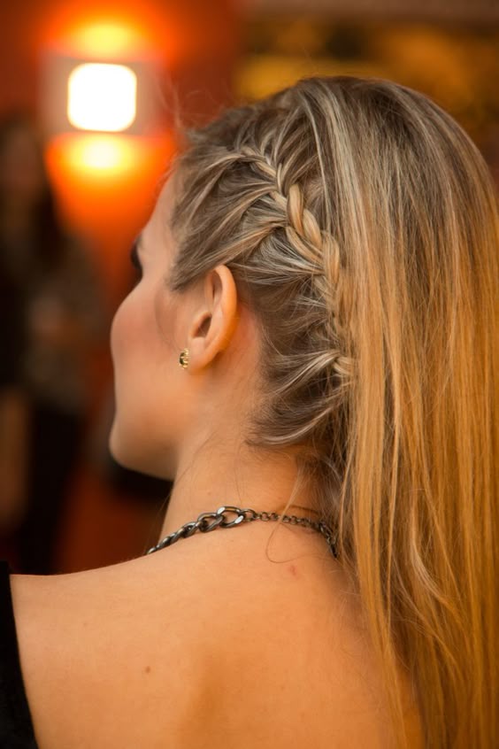 Penteados Elegantes para Madrinhas e Formandas: Guia Completo