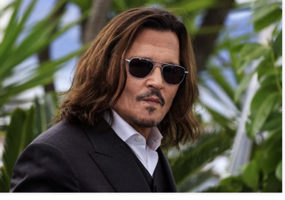 cabelo johnny depp anos 90 vs atual