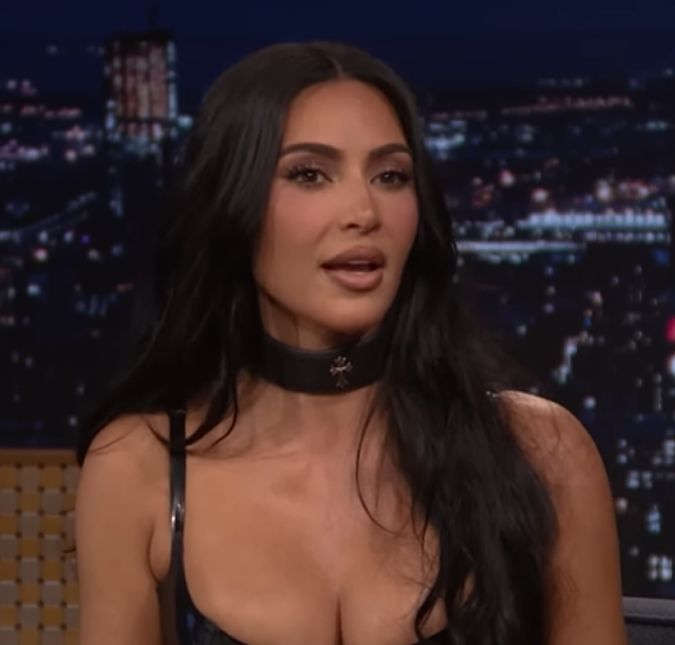 Desvendando o 'Glass Hair': Como conseguir o brilho espelhado das celebridades