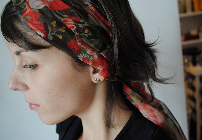 lenço escorrega cabelo curto como evitar