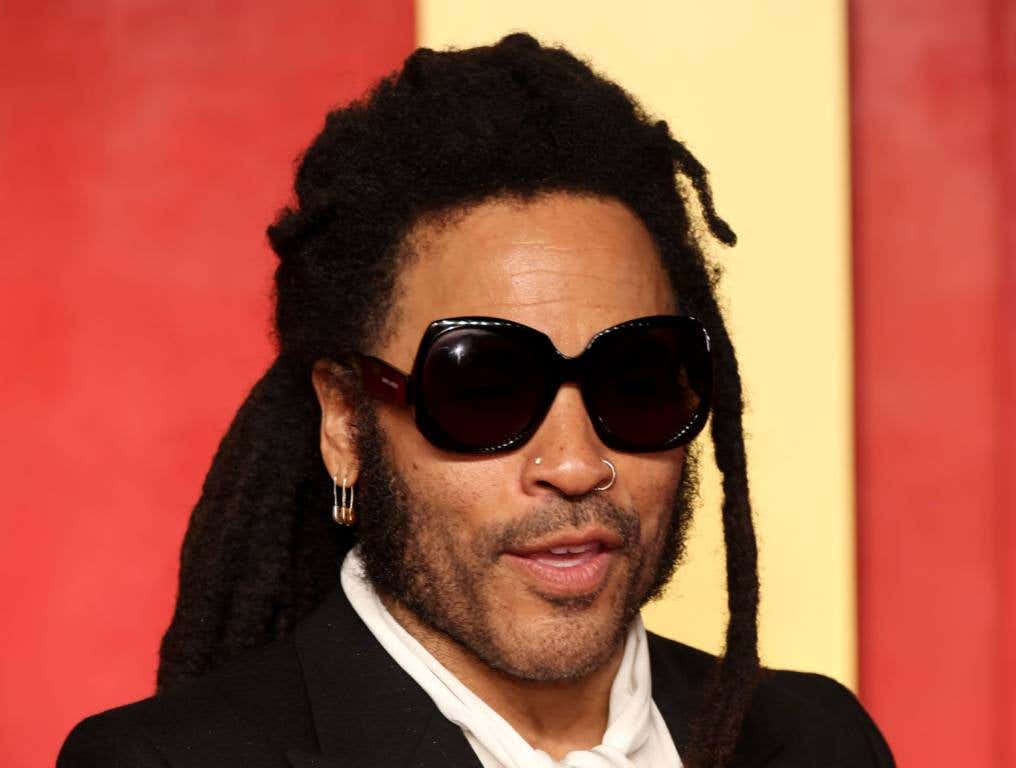 lenny kravitz cabelo liso