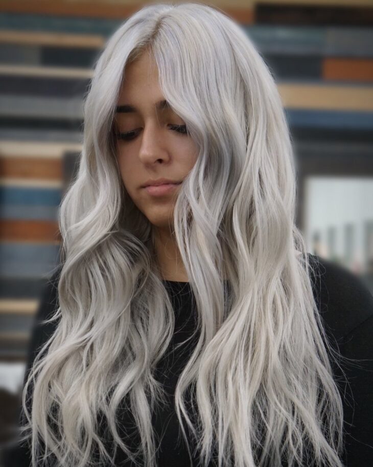 Cronograma Capilar Essencial para Manter o Loiro Acinzentado Perfeito