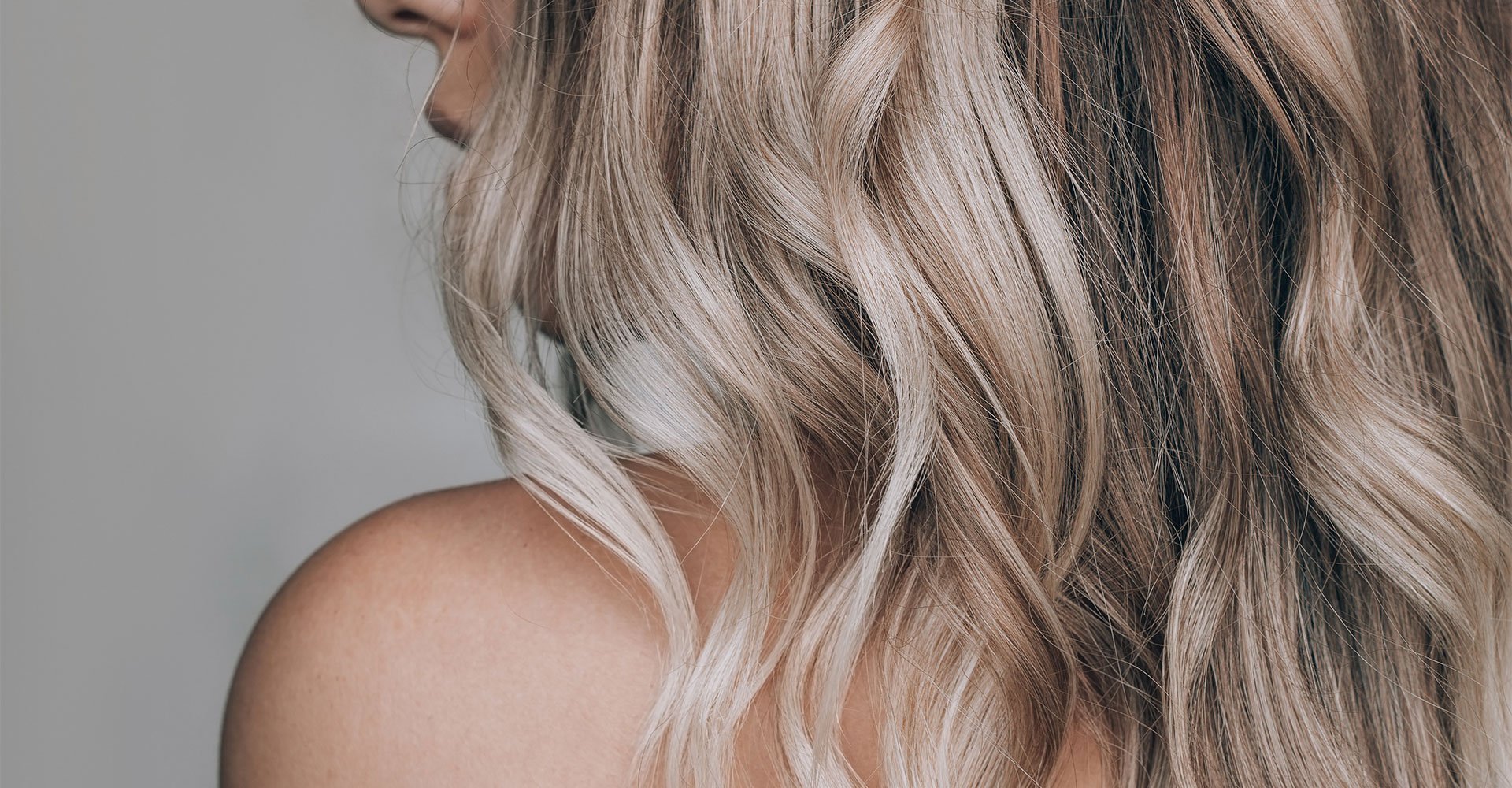 loiro acinzentado tira o laranja do cabelo