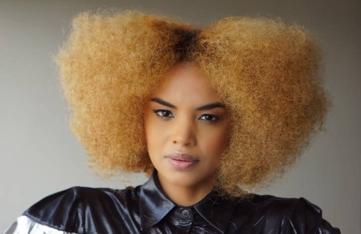 Os Segredos dos Cachos de Lucy Ramos: Produtos e Rotina de Beleza