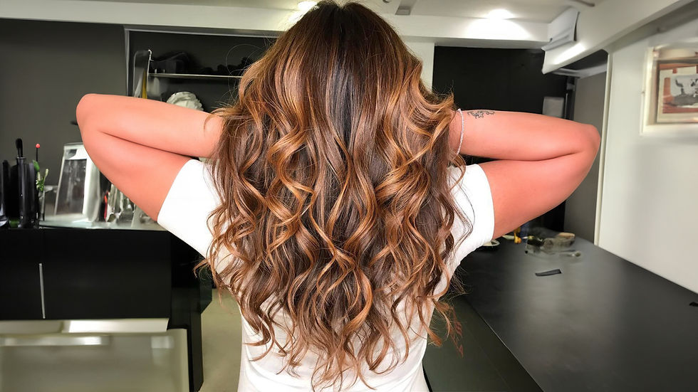 luzes para disfarçar cabelo branco em morenas