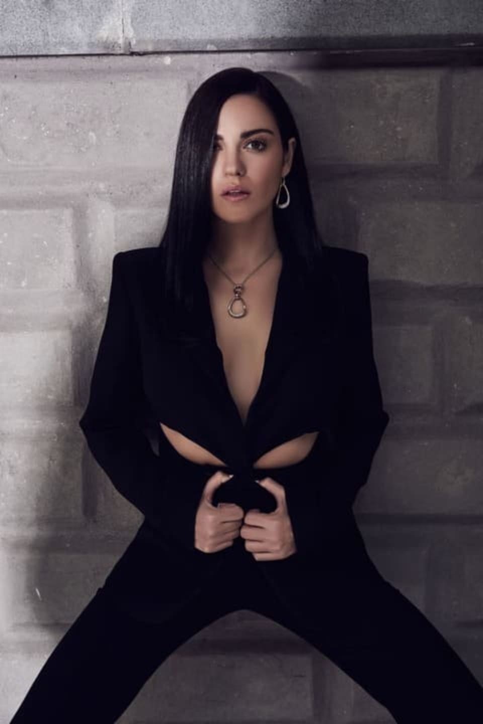 1. A Jornada Capilar de Maite Perroni: Do Preto Rebelde ao Castanho Iluminado.
2. Maite Perroni e Palette Tinte: A Nova Era da Coloração.
3. Segredos de Beleza: Os Cuidados Capilares de Maite Perroni Revelados.
4. Evolução de Estilo: Os Cortes e Cores de Cabelo que Marcaram Maite Perroni.
5. Maite Perroni: Inspiração para Cabelos Castanhos e Iluminados.