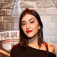 Produtos para ter o cabelo ondulado e iluminado como Maju Trindade