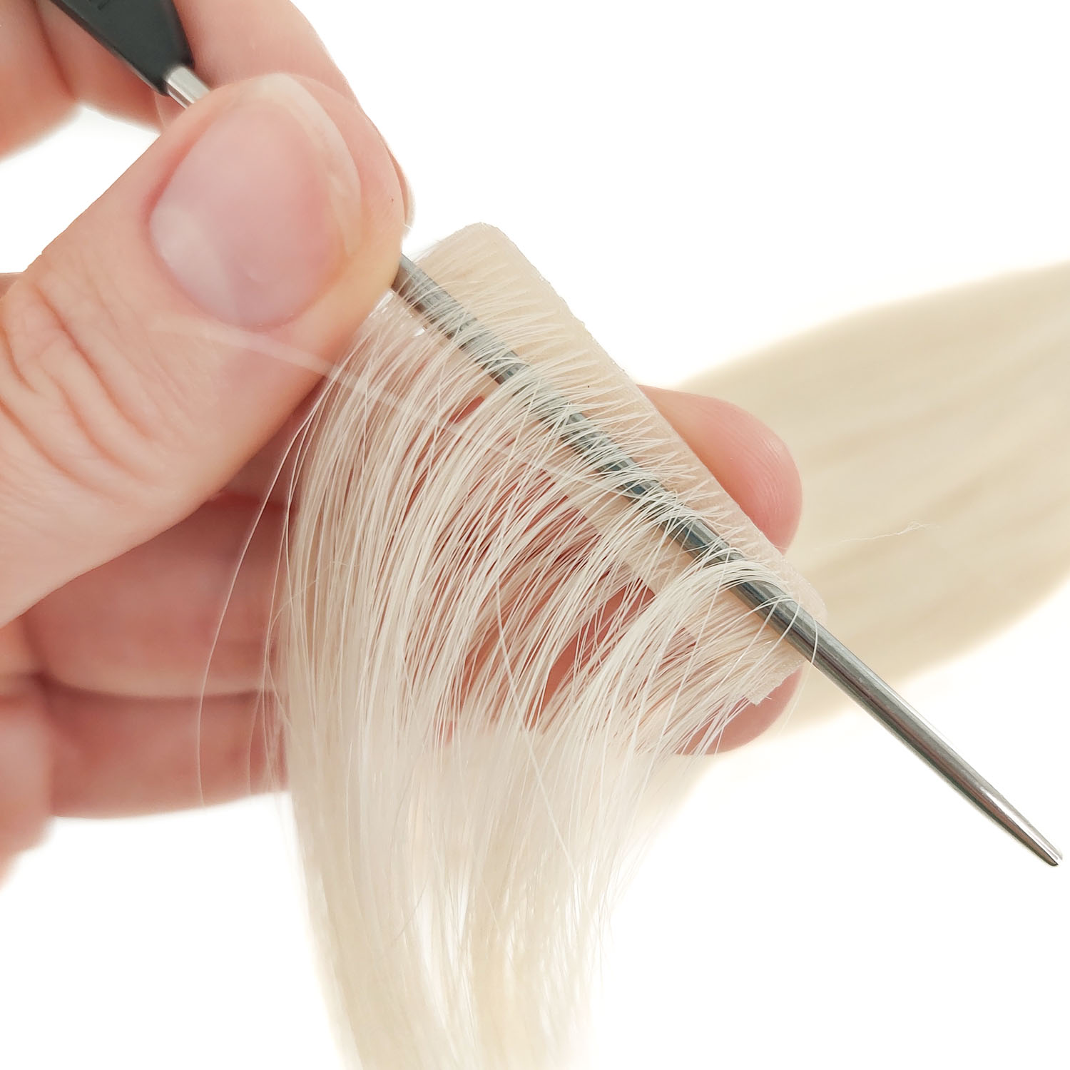 Mega Hair de Fio Invisível: Sintético vs. Humano - Qual Vale Mais a Pena?