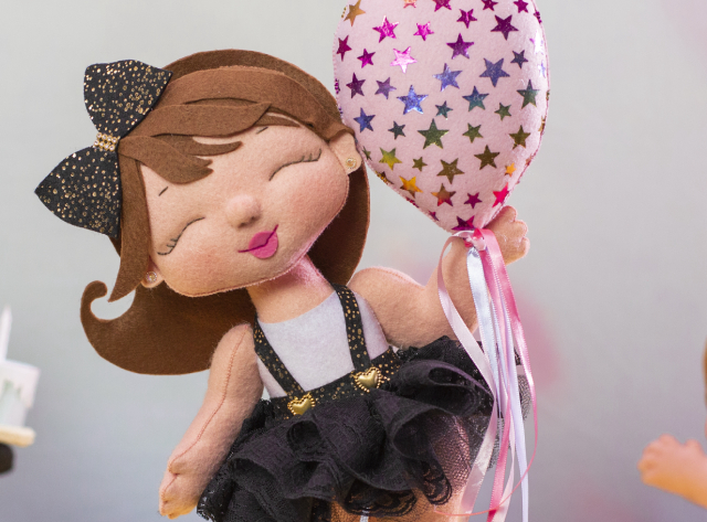 Dominando a Técnica do Cabelo Cacheado em Feltro: Dicas e Truques