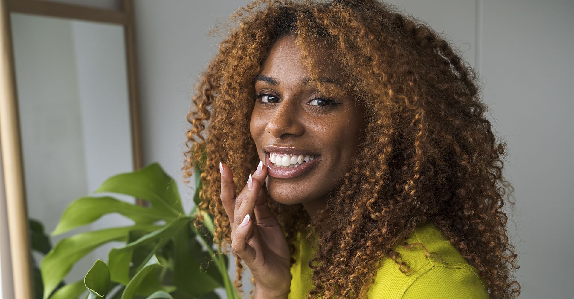 Loiro Avelã: Como Adotar o Tom Tendência que Ilumina sem Radicalizar