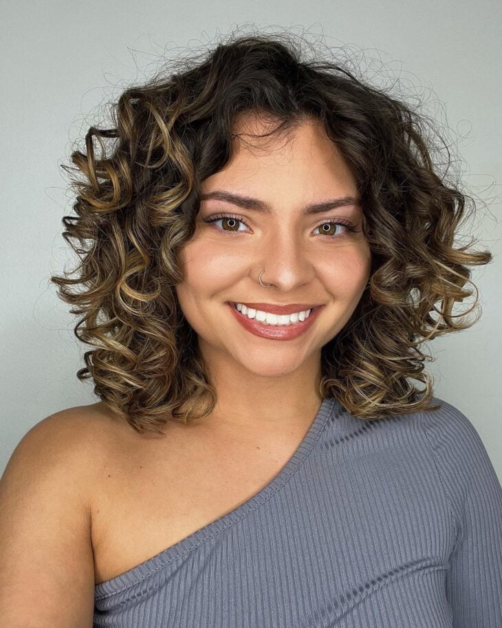 Cuidados Essenciais Pós Morena Iluminada em Cachos