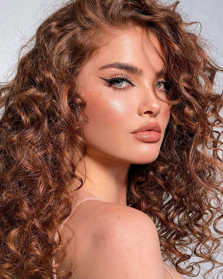 Morena Iluminada Cacheada: Inspirações e Dicas