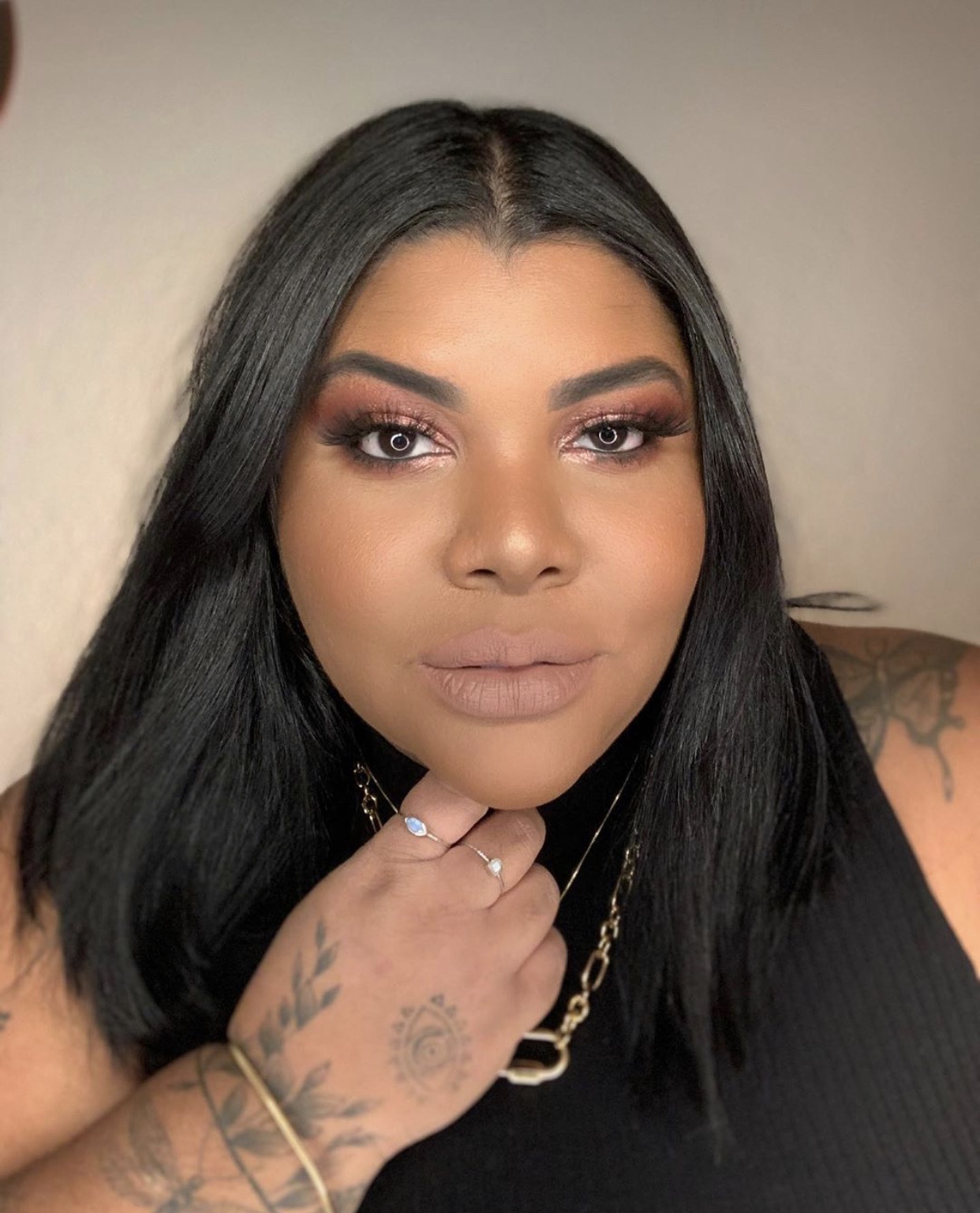 Cabelo liso em mulheres negras: Genética, escolhas e empoderamento