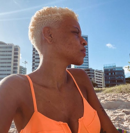 Os Melhores Matizadores para Manter o Platinado Perfeito em Fios Afro