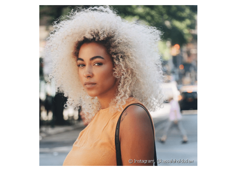 Cabelo Curto Platinado: 7 Estilos Modernos para Mulheres Negras