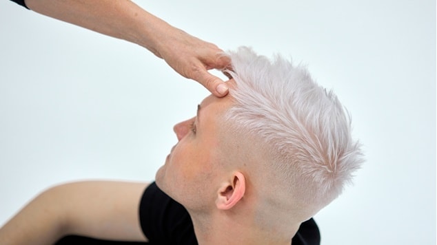 Guia Completo: Como Fazer o Efeito Nevou em Cabelo Liso Masculino