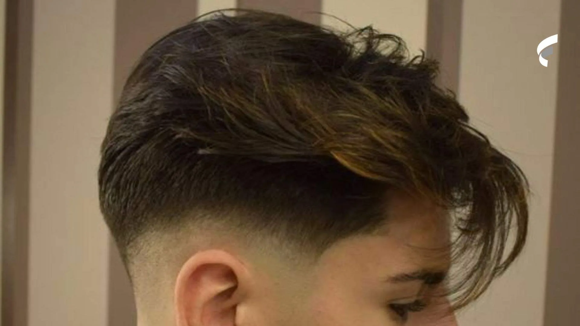 Degradê Navalhado vs. Skin Fade: Entenda as Diferenças e Escolha o Melhor para Você