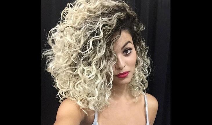 Ombré Hair Acobreado e Ruivo: Tendências para Cachos Vibrantes
