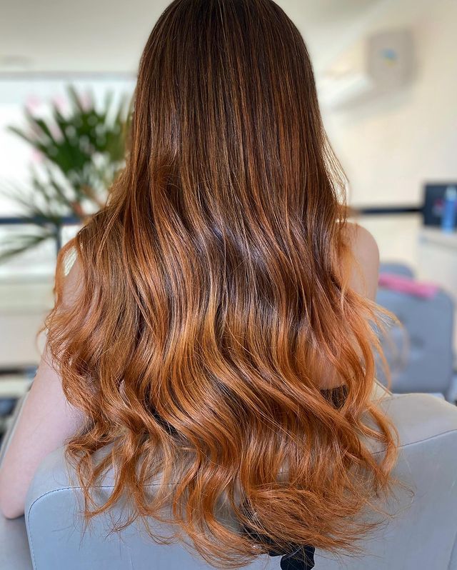 5 ideias de títulos:
1. Ombré Hair em Cabelos Longos: O Guia Completo para um Visual Radiante
2. Transforme Seus Fios Longos com a Técnica Ombré Hair: Estilos e Cuidados
3. Ombré Hair para Cabelos Longos: Vantagens
