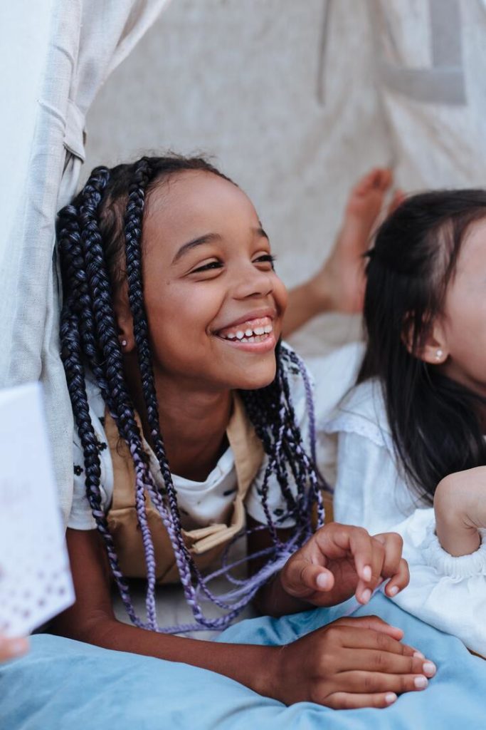ideias de penteados africanos para bebês cabelo liso