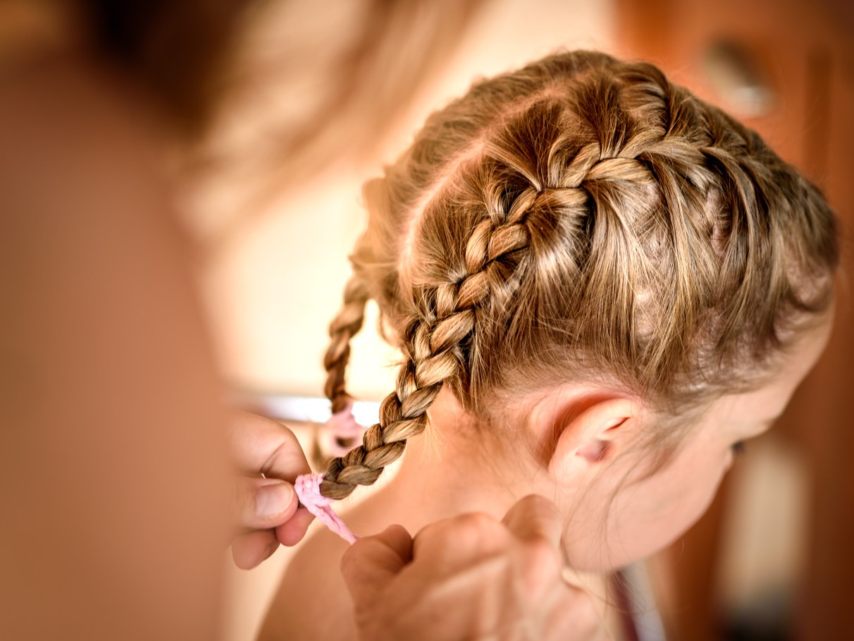 penteado camponesa infantil meio preso romântico