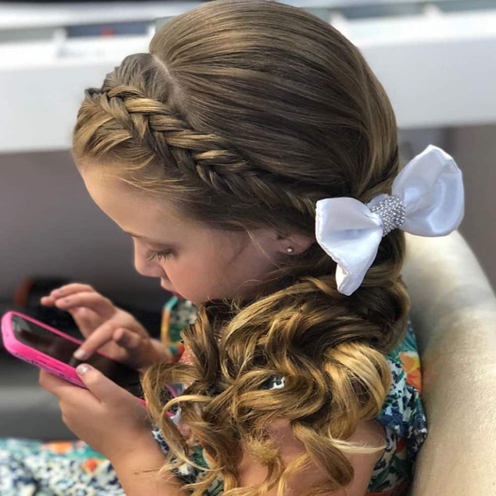 penteado infantil com coque