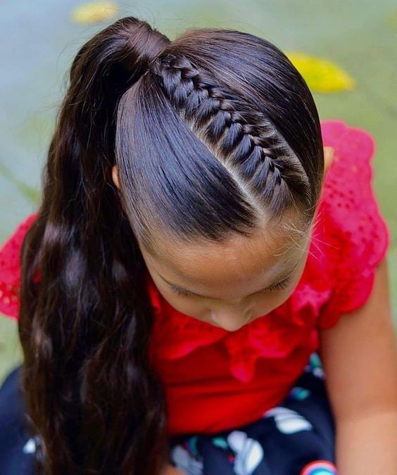 penteado maria chiquinha laço vermelho