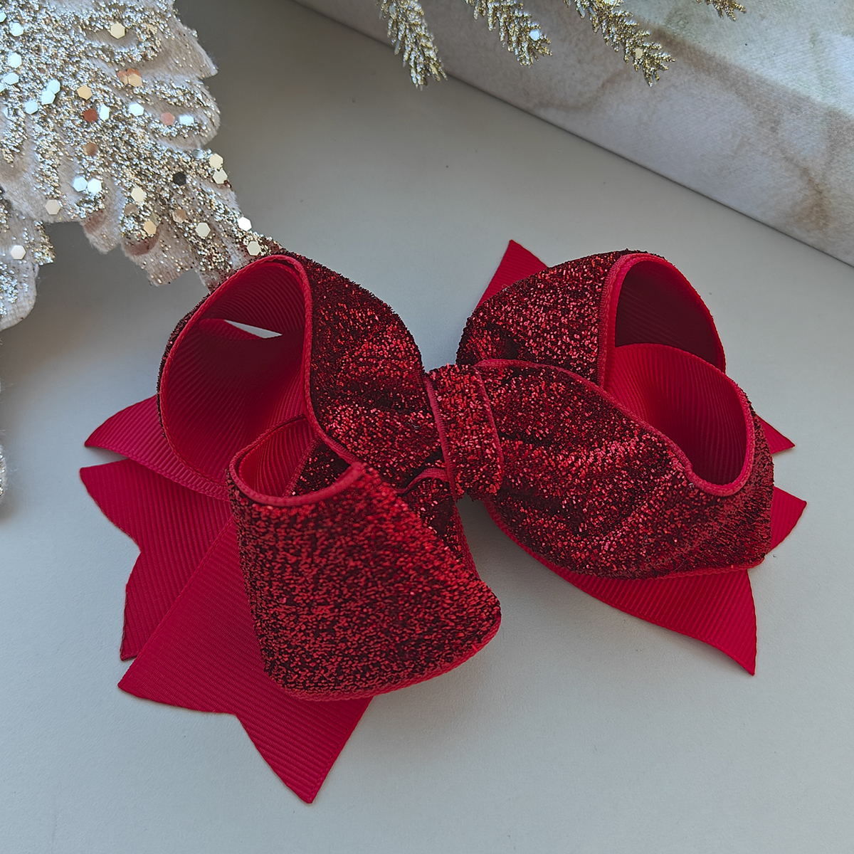 penteado meio preso laço vermelho infantil