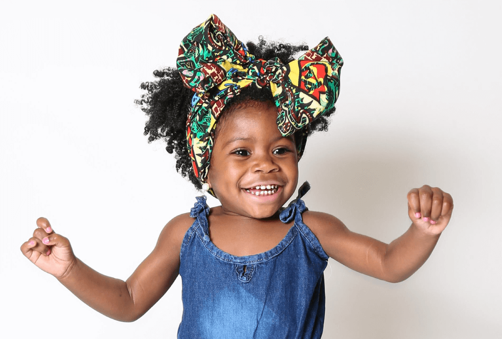 penteado infantil com laço de fita