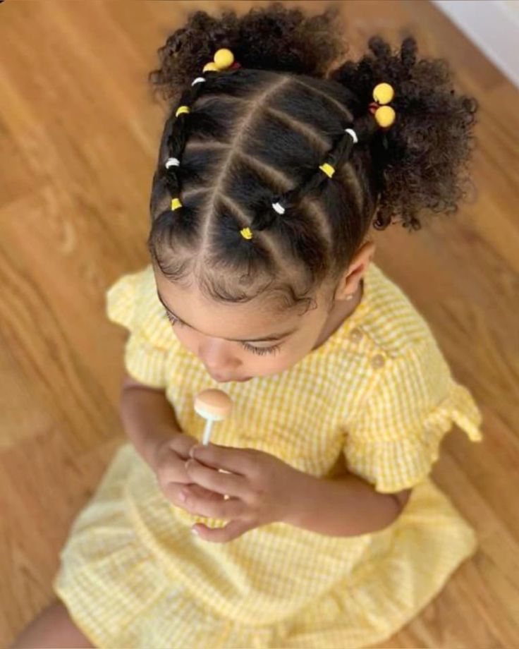 Dicas para Reduzir o Frizz em Cabelos Cacheados de Crianças