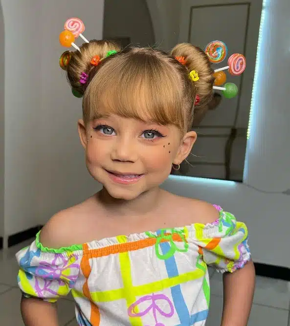 cabelo maluco com brinquedos