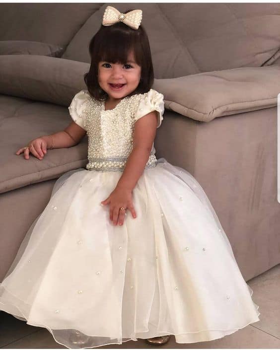 penteado infantil casamento coque franja