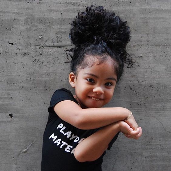 penteado infantil cabelo crespo com acessórios