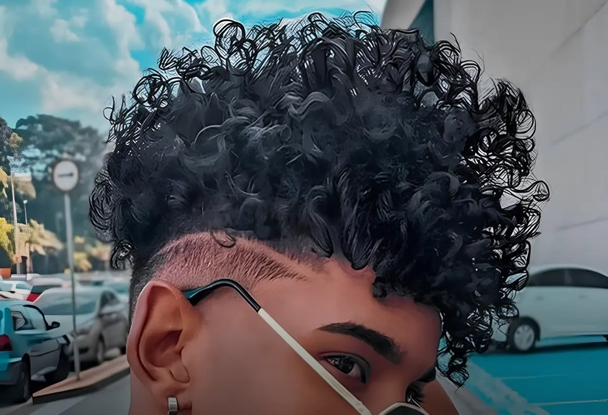 penteado infantil menino cabelo cacheado coque