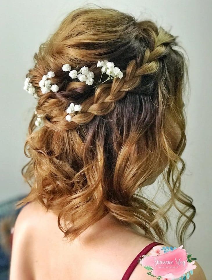 penteado infantil com trança e flores