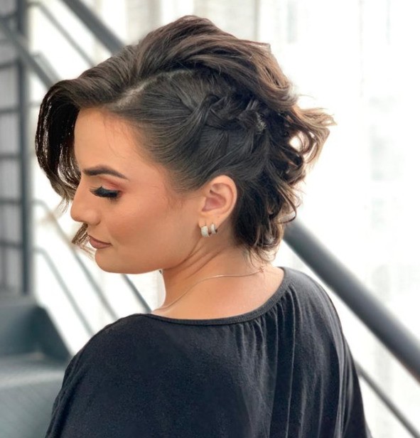 Dicas Essenciais de Finalização para Penteados Laterais Duradouros